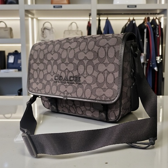 Coach Handbags - 🖤👜 Coach Signature Messenger Bag – Large – Brand New 👜🖤